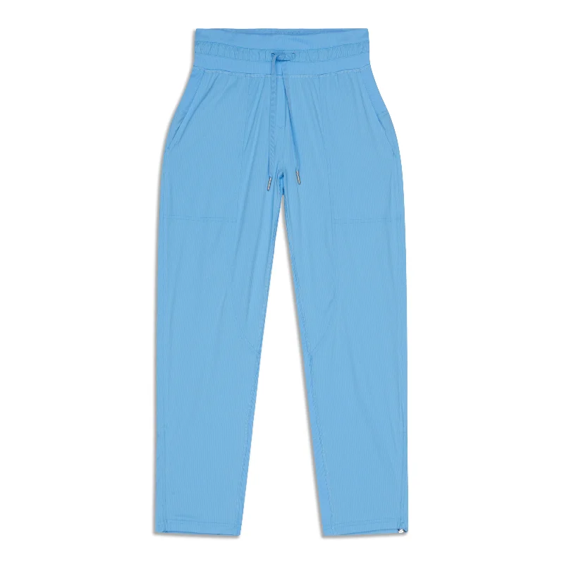 Dance Studio Mid-Rise Cropped Pant - Resale Modern Stretch Trousers