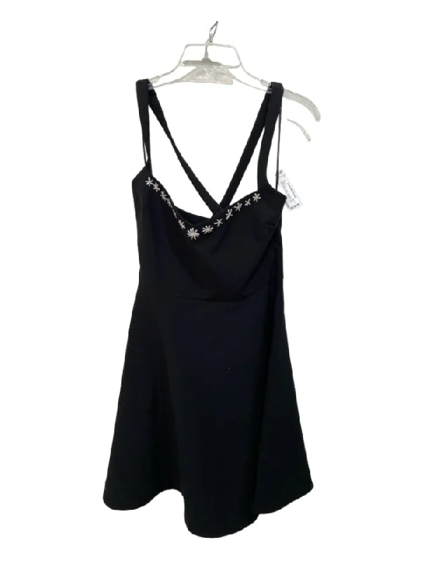 Likely Size 8 Black, White, Yellow Polyester Floral Embroidered Daisy Mini Dress Chic Pleated Mini Dress