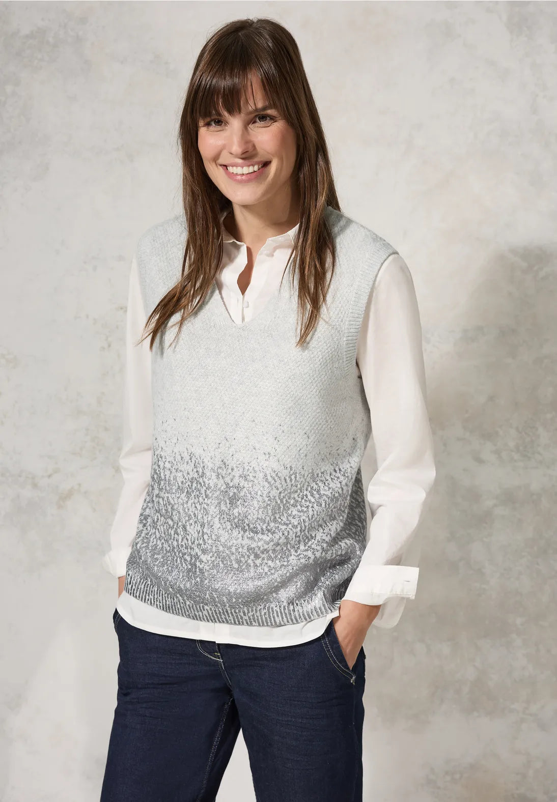 Cecil grey Sleeveless jumper v neck with silver foil detail 302950 Herringbone Houndstooth Plaid Cecil grey Sleeveless jumper v neck with silver foil detail 302950 Herringbone Houndstooth Plaid