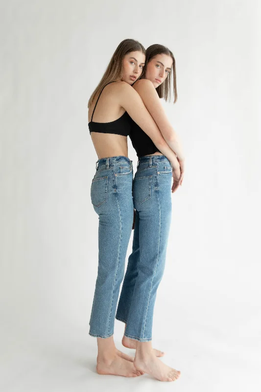 OAK ESSENTIAL STRAIGHT LEG HIGH-RISE JEAN